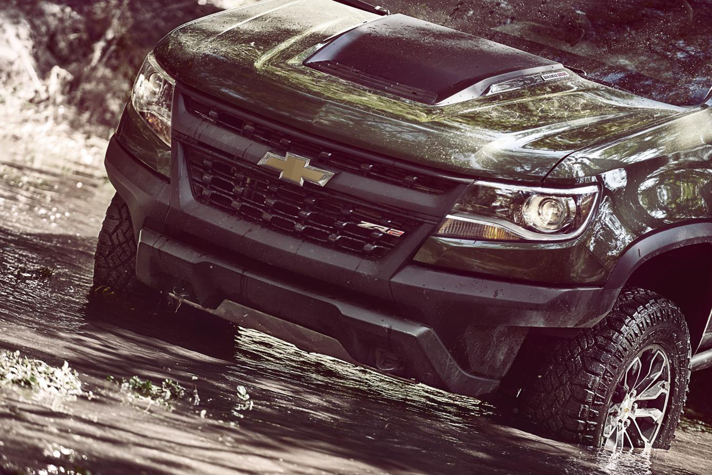 Ấn tượng với Chevrolet Colorado ZR2 2017 vượt mọi địa hình
