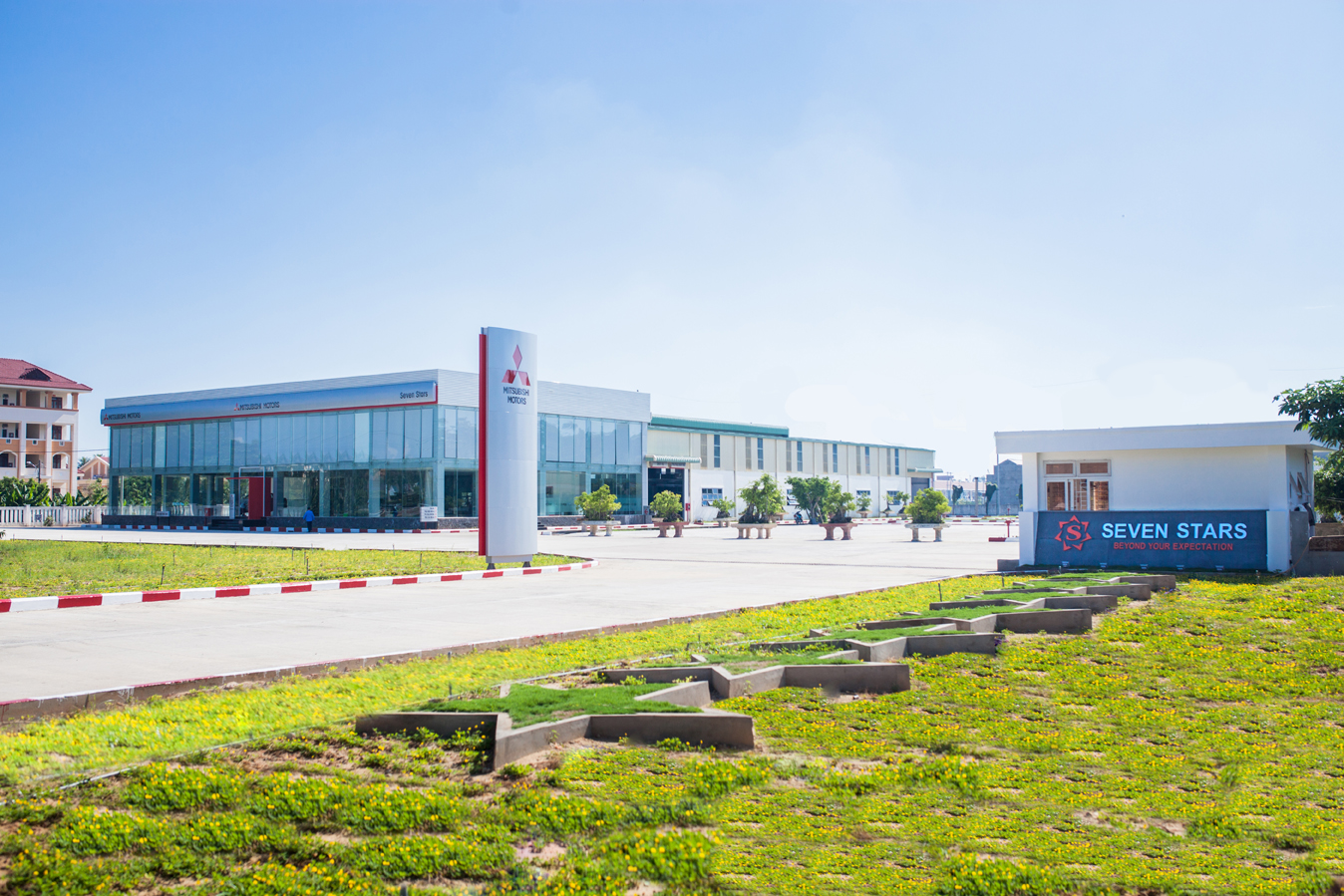 mitsubishi Qu&atilde;ng Ng&atilde;i.jpg